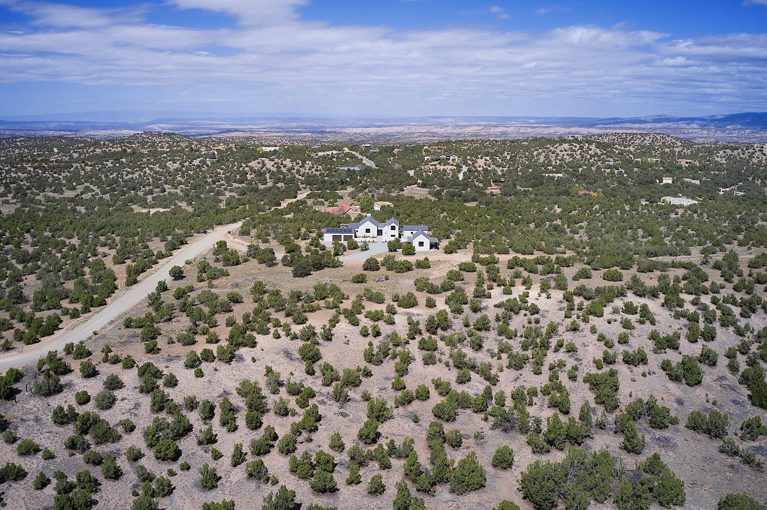 An architect's aerial view of a house in the desert.